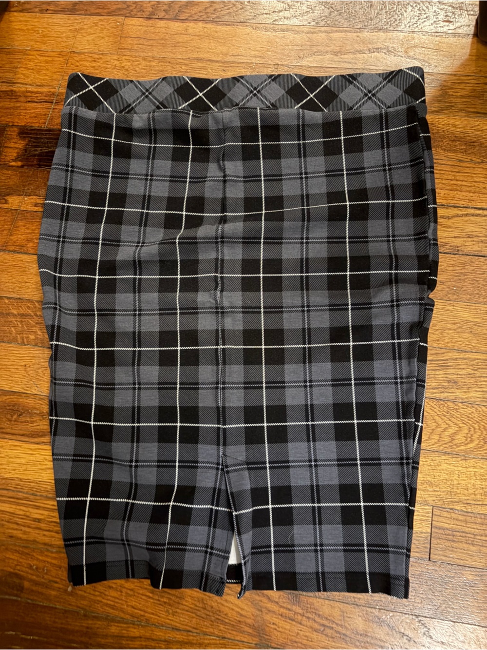 Torrid stretchy Black & Gray Plaid Pencil Women Work Skirt sz 1 (14) runs small